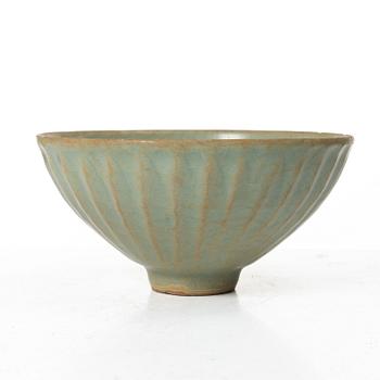 A celadon glazed bowl, Ming dynasty (1368-1644).
