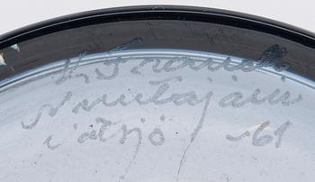 KAJ FRANCK, VASER 2 st, glas, "Hyrrä" KF245, signerade. Nuutajärvi, 1960-tal.