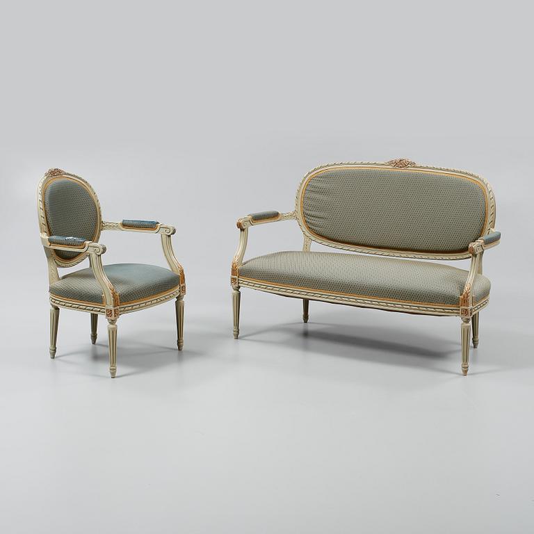 SOFFA samt KARMSTOL, Louis XVI-stil, 1900-talets andra hälft.