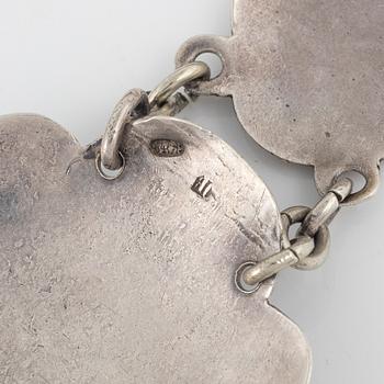Skärp samt hänge, silver, omkring år 1900.