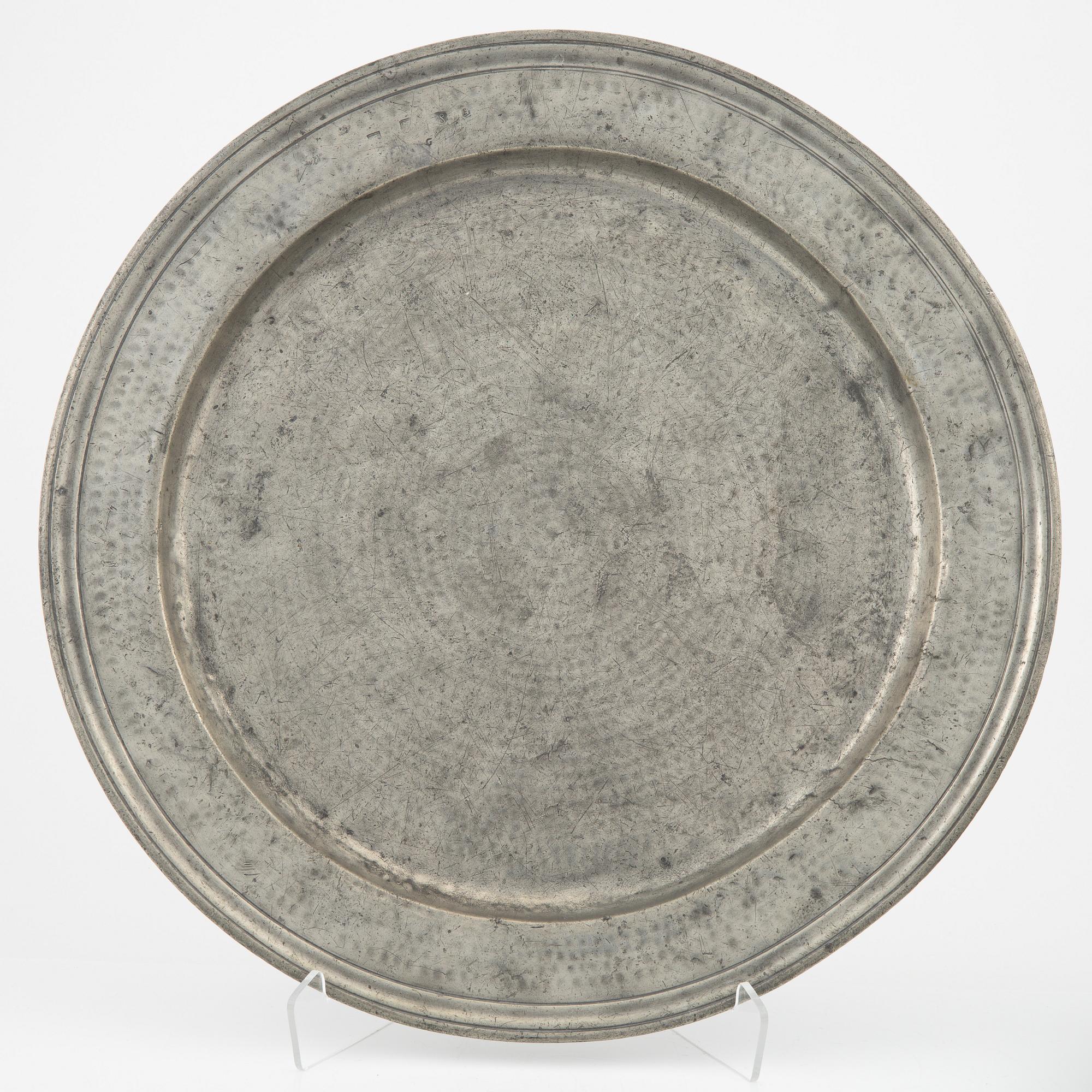 Fat, 3 st, tenn, bl a Johan Daniel Schmitt, Norrköping 1748.