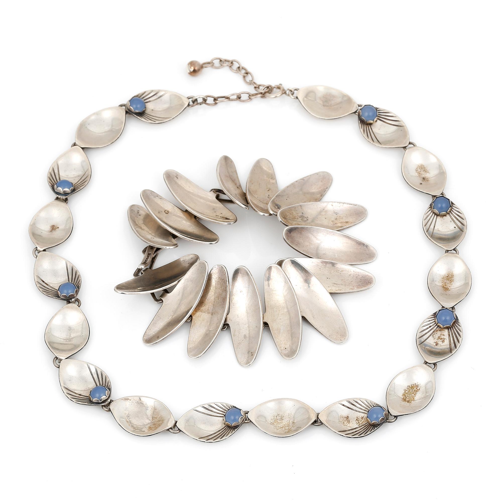 HALSBAND samt ARMBAND, silver, Stockholm, 1950-60-tals. Total vikt ca 76 g.  - Bukowskis