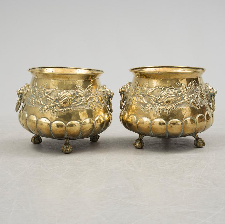 A PAIR OF BRASS FLOWER POTS, Ernest Houbian, Dinant, 19th century.