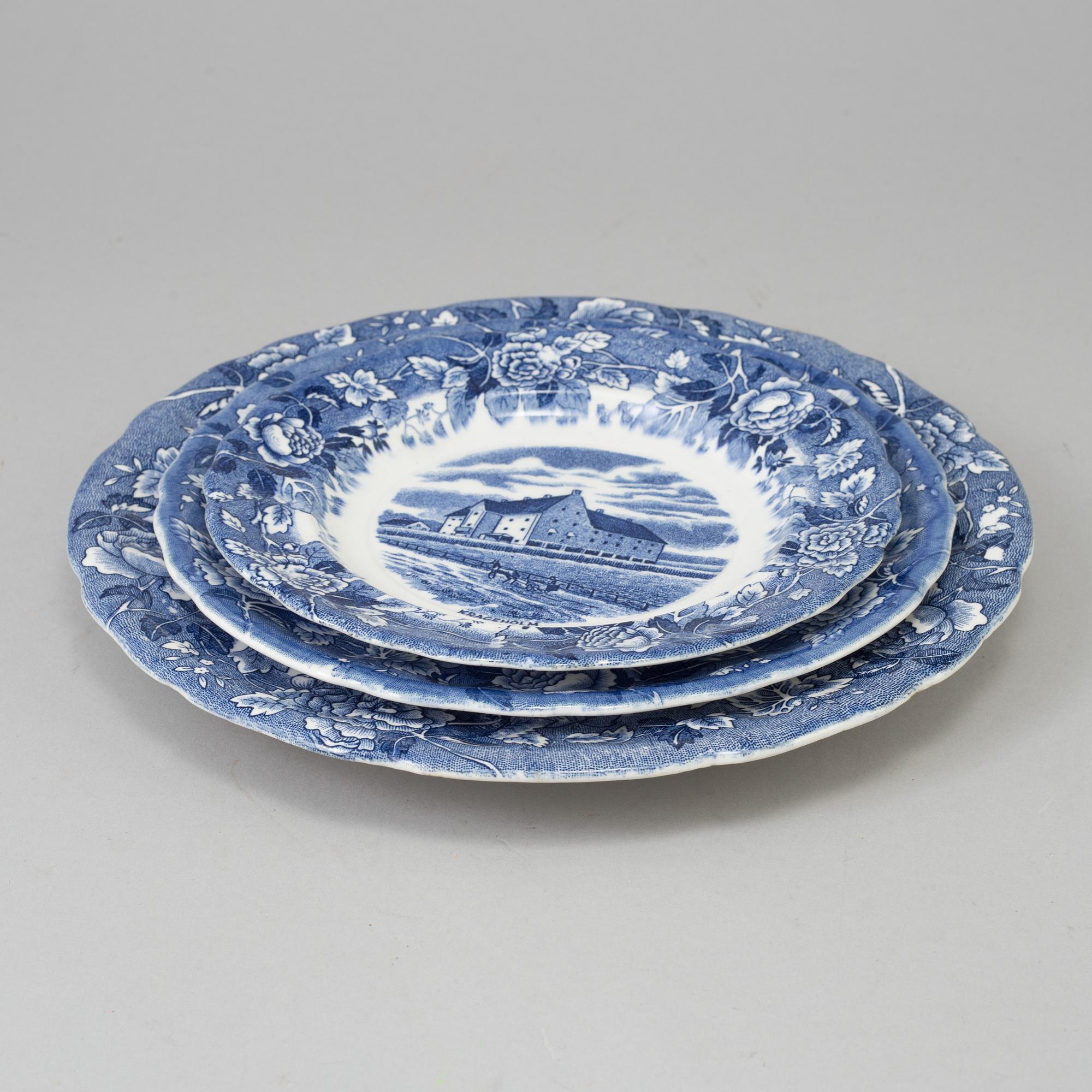 A Swedish 31 piece earthenware tableware from Rörstrand, 1915-1930.