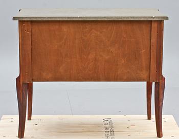 BYRÅ, gustaviansk stil, 1900-tal.