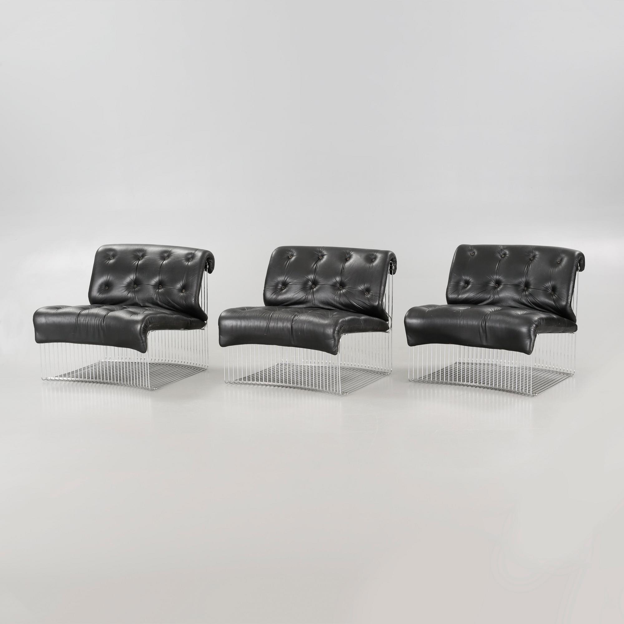 three "Pantonova Chairs".