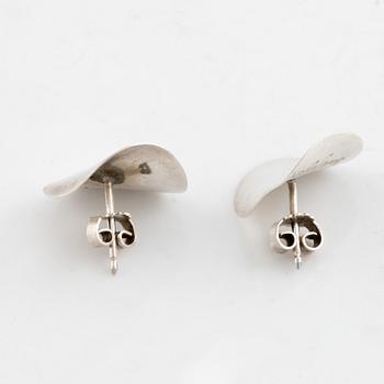 Annie Jägbeck silver necklace and earrings.