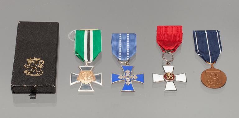 DIPLOM och MEDALJER, 4 st, bl a Finlands vita ros, Finland 1900-tal.