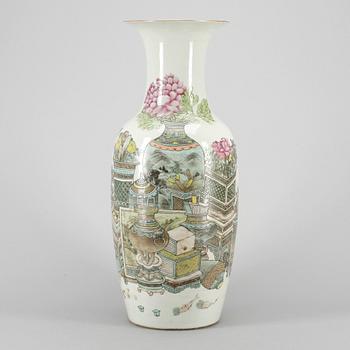 VAS, porslin, Kina, 1800-tal.