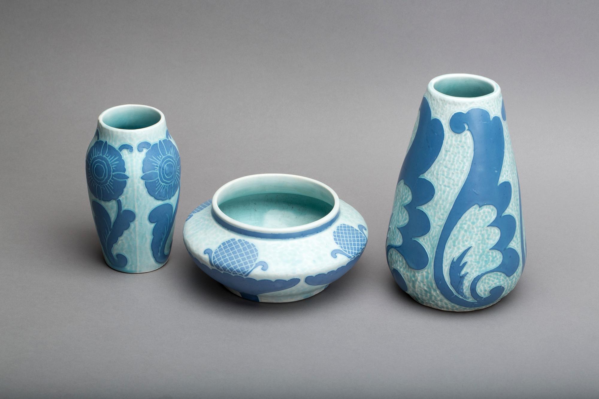 SKÅL OCH VASER, 1+2, flintgods, "Sgrafitto"  Josef Ekberg, Gustavsberg, 1920, 1923 och 1925.