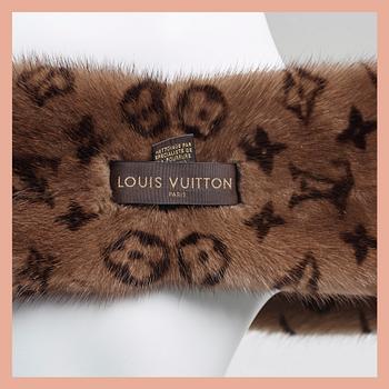 PÄLSKRAGE, Louis Vuitton.