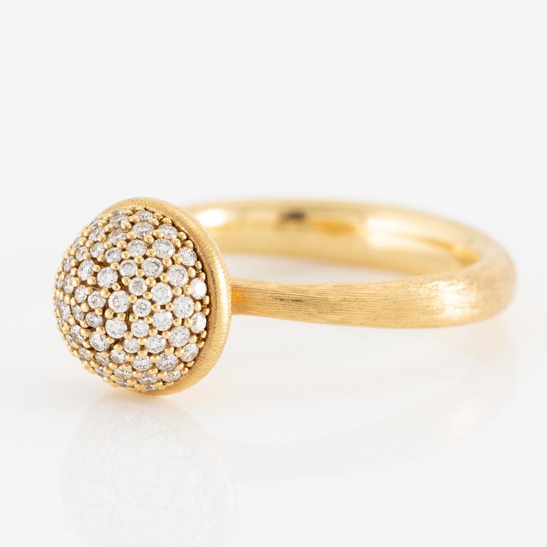 Ole Lynggaard, ring "Lotus" (medium), 18K gold with round brilliant-cut diamonds.