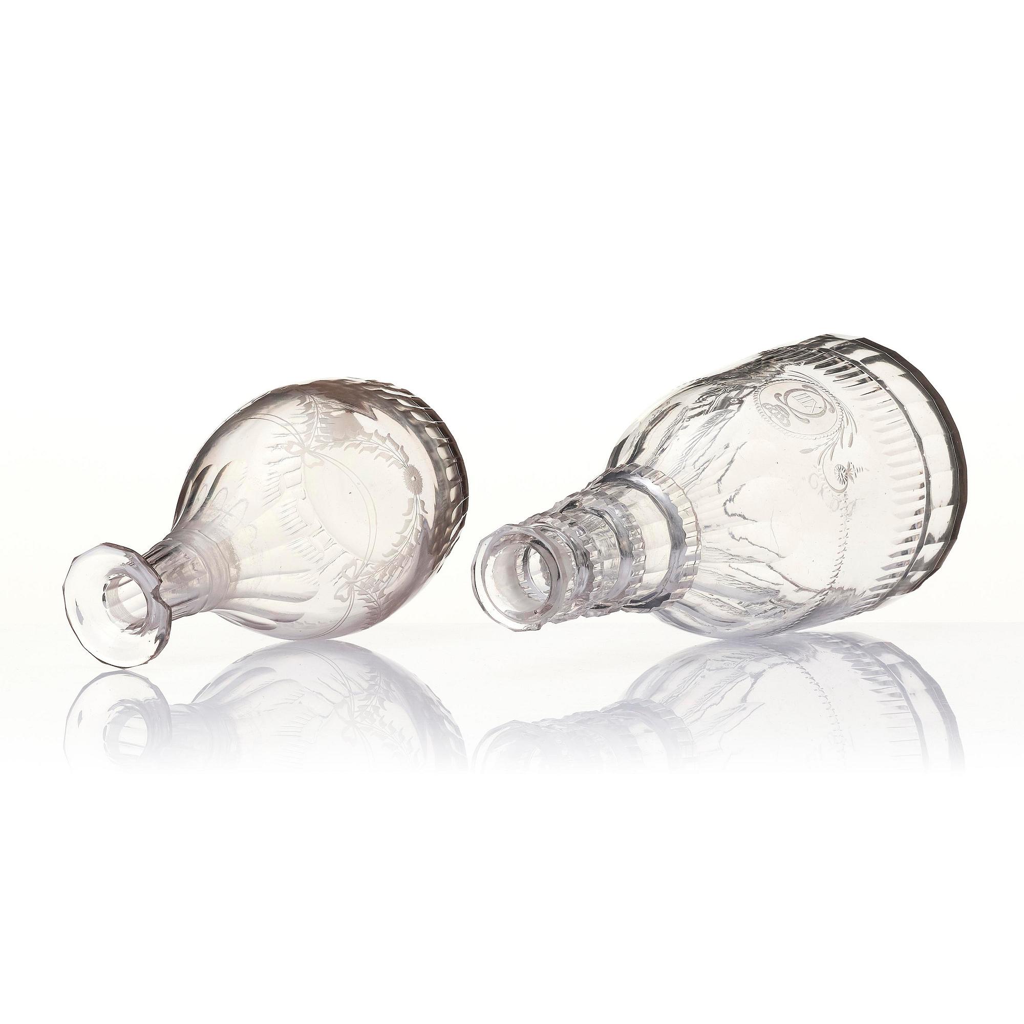 A 12 part glass service engraved by Anders Spolander, with the monogram of Carolus XIII, Reijmyre Sweden, 1810’s.