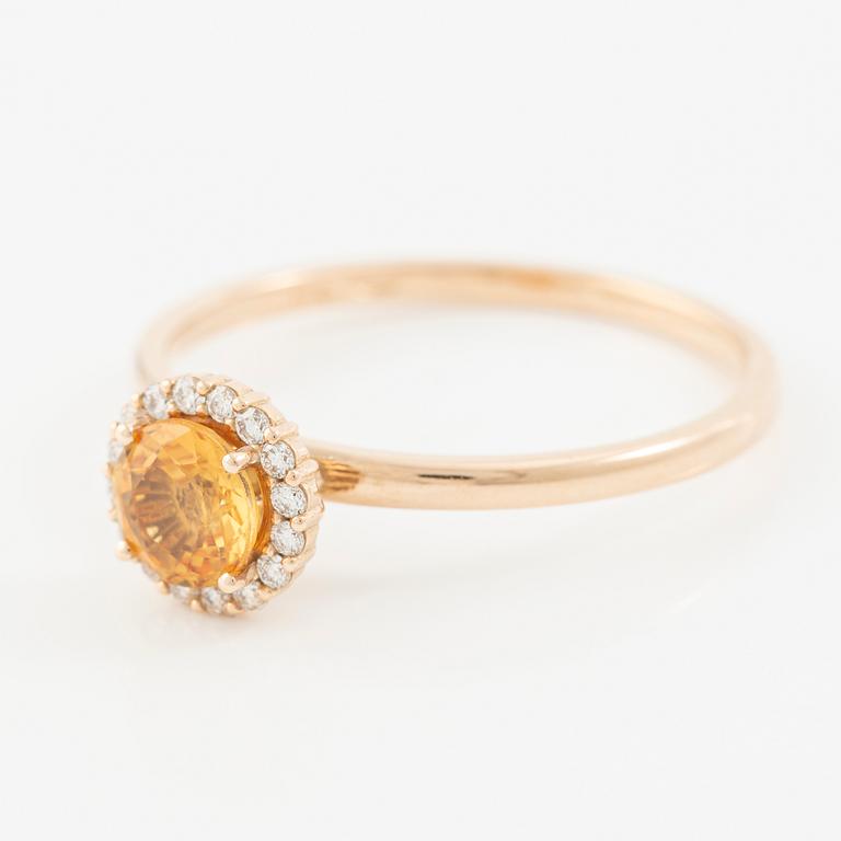 Ring 14K rose gold with orange sapphire and brilliant-cut diamonds.