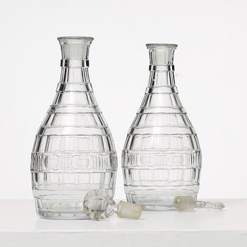 KARAFFER, ett par, glas, 1800-tal.