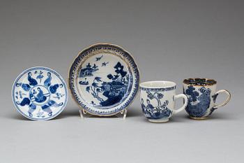 KOPPAR MED FAT, 2 st, porslin, Kina, Kangxi och Qianlong. 1700-tal.