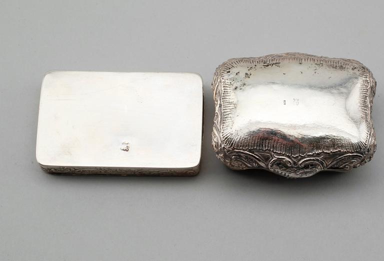 DOSOR, 2 st, silver, 1800-/1900-tal. Vikt ca 212 gram.