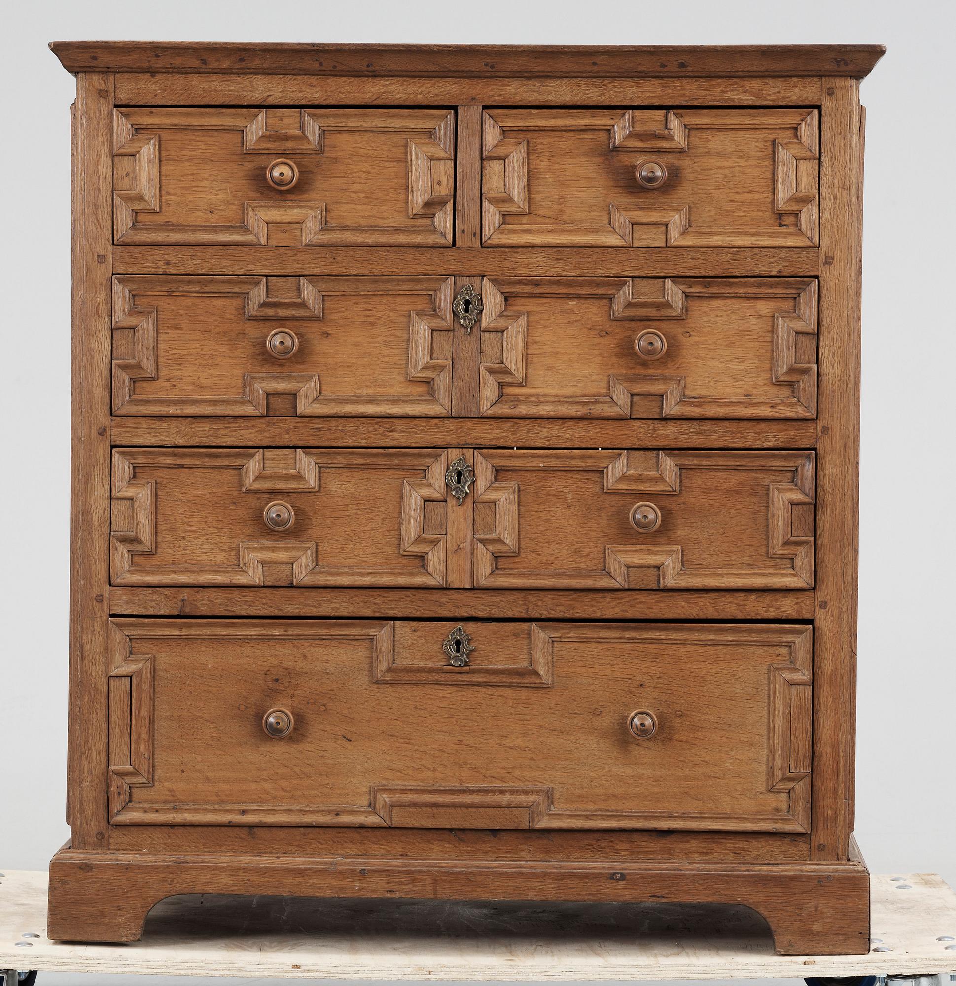 BYRÅ, barockstil, tidigt 1800-tal.