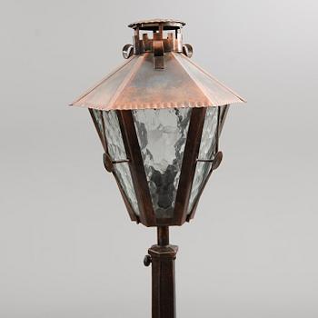 GOLVLAMPA, 1900-talets första hälft.