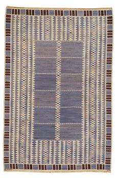 253. Barbro Nilsson, matto, "Salerno blå", flat weave, ca 312 x 201,5-205,5 cm, signed AB MMF BN.