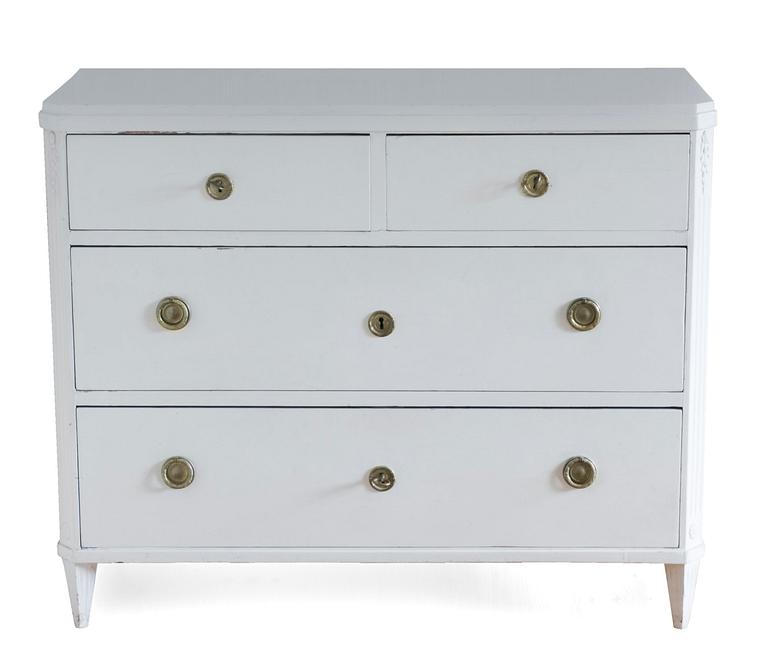 A LATE GUSTAVIAN CHEST OF DRAWERS,