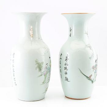 Two Chinese vases, 20th century.