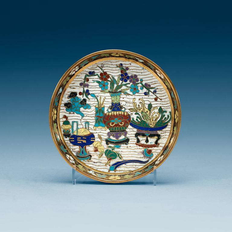 FAT, cloisonné. Qing dynastin, 1800-tal.
