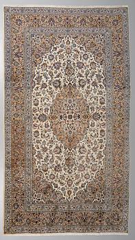 MATTA, Keshan, old, ca 360 x 245 cm.