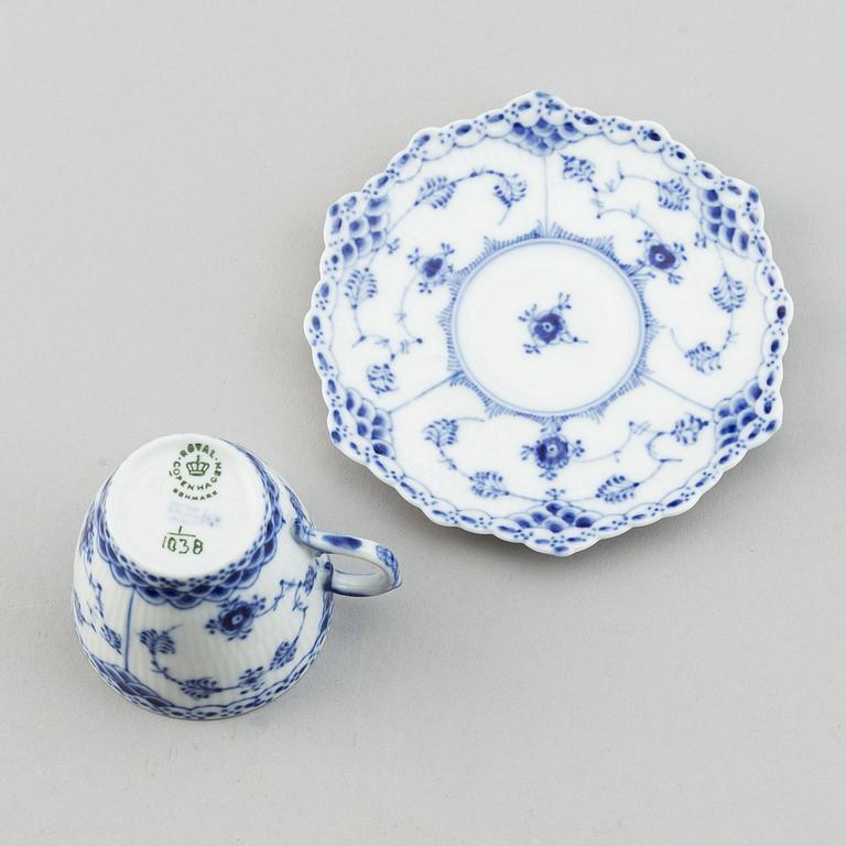 Royal Copenhagen, a mocca porcelain service (17 pcs), 'Musselmalet'.