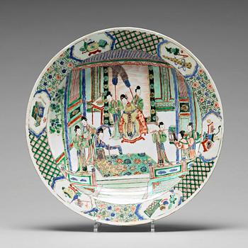 755. A famille verte dish, Qing dynasty, Kangxi (1662-1722).