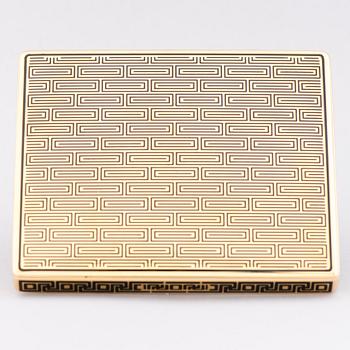 A GOLD CASE, 18K gold, black enamel. France.