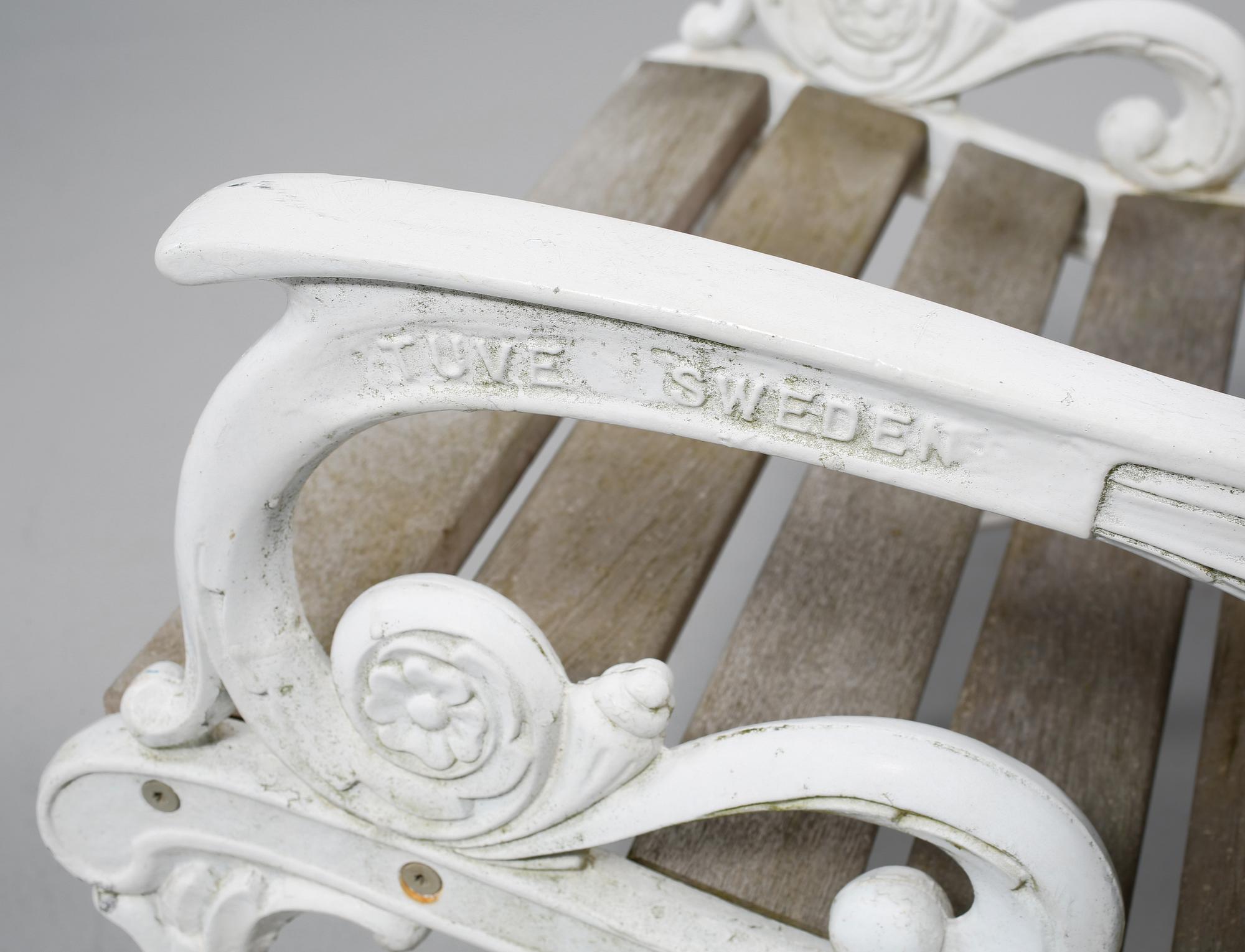 TRÄDGÅRDSMÖBLER, 4 delar, bl a Tuve, omkring år 2000.