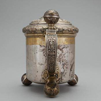 DRYCKESKANNA, silver, CG Hallberg, Stockholm, 1937, vikt ca 580g.