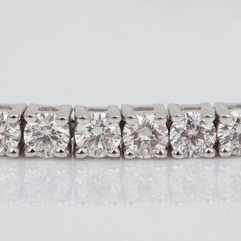 A brilliant-cut diamond bracelet, 3.51 cts in total.