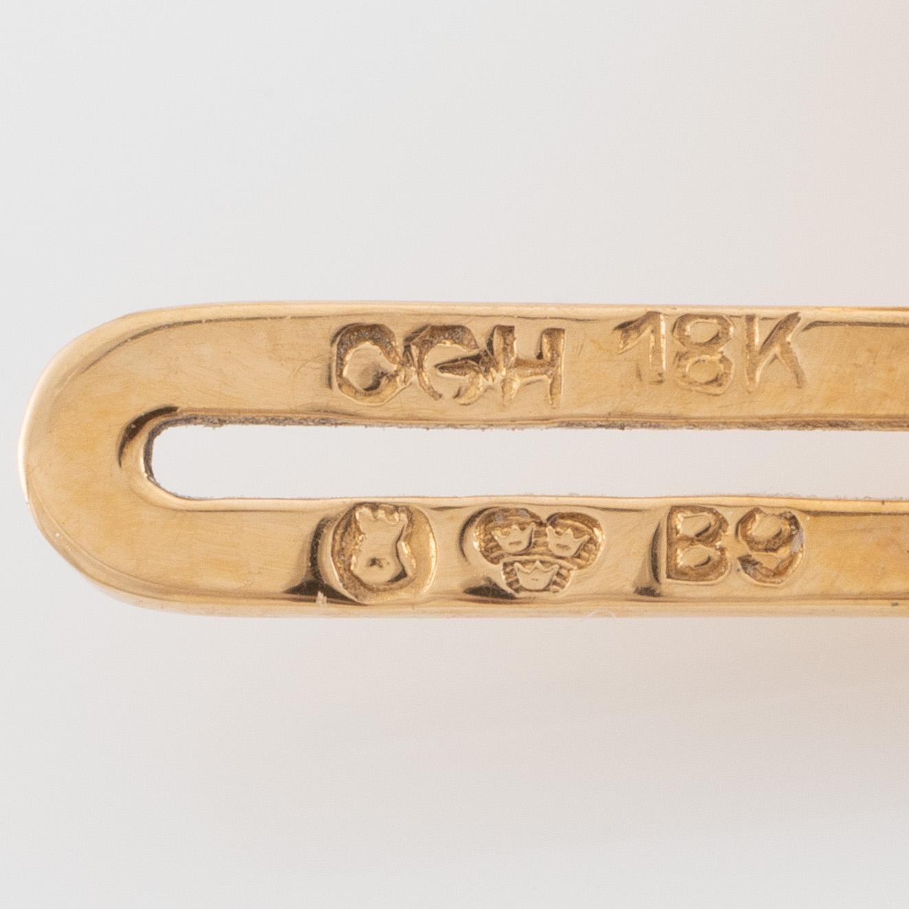 C.G Hallberg, cufflinks and shirt studs, two pairs, 18K gold with diamonds and mother-of-pearl.