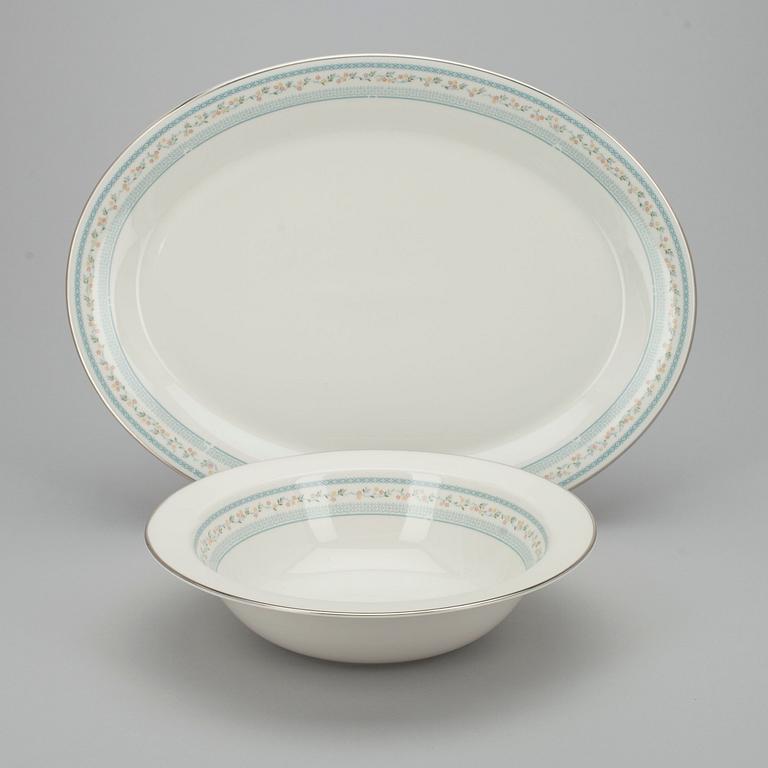 SERVIS, 43 delar, porslin, Royal Doulton, "Floral Garland", England 1978.