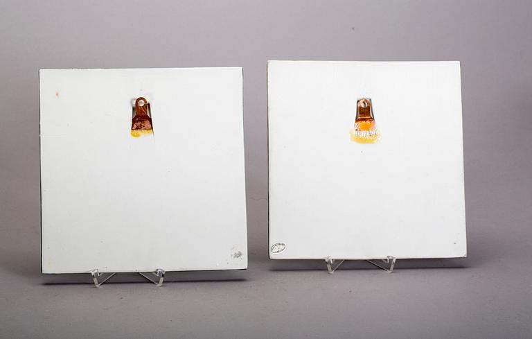 RELIEFER, 2 st Lisa Larson, Gustavsberg, glaserat stengods, 1900-talets andra hälft.
