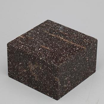 SOCKEL, porfyr, 1800-tal.