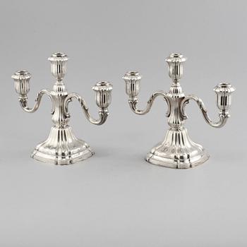 KANDELABRAR, ett par, silver, svenska importstämplar, 1900-tal.
