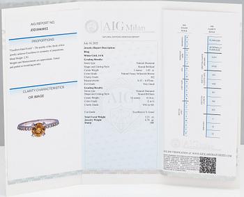 Ring, 14K vitguld, diamanter ca 1.21 ct tot. AIG-certifikat.