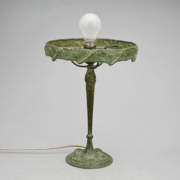 BORDSLAMPA, senjugend, 1900-talets första hälft.