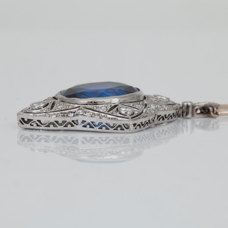 COLLIER med obehandlad ceylonsafir, 14.92 ct, samt äldre slipade diamanter.