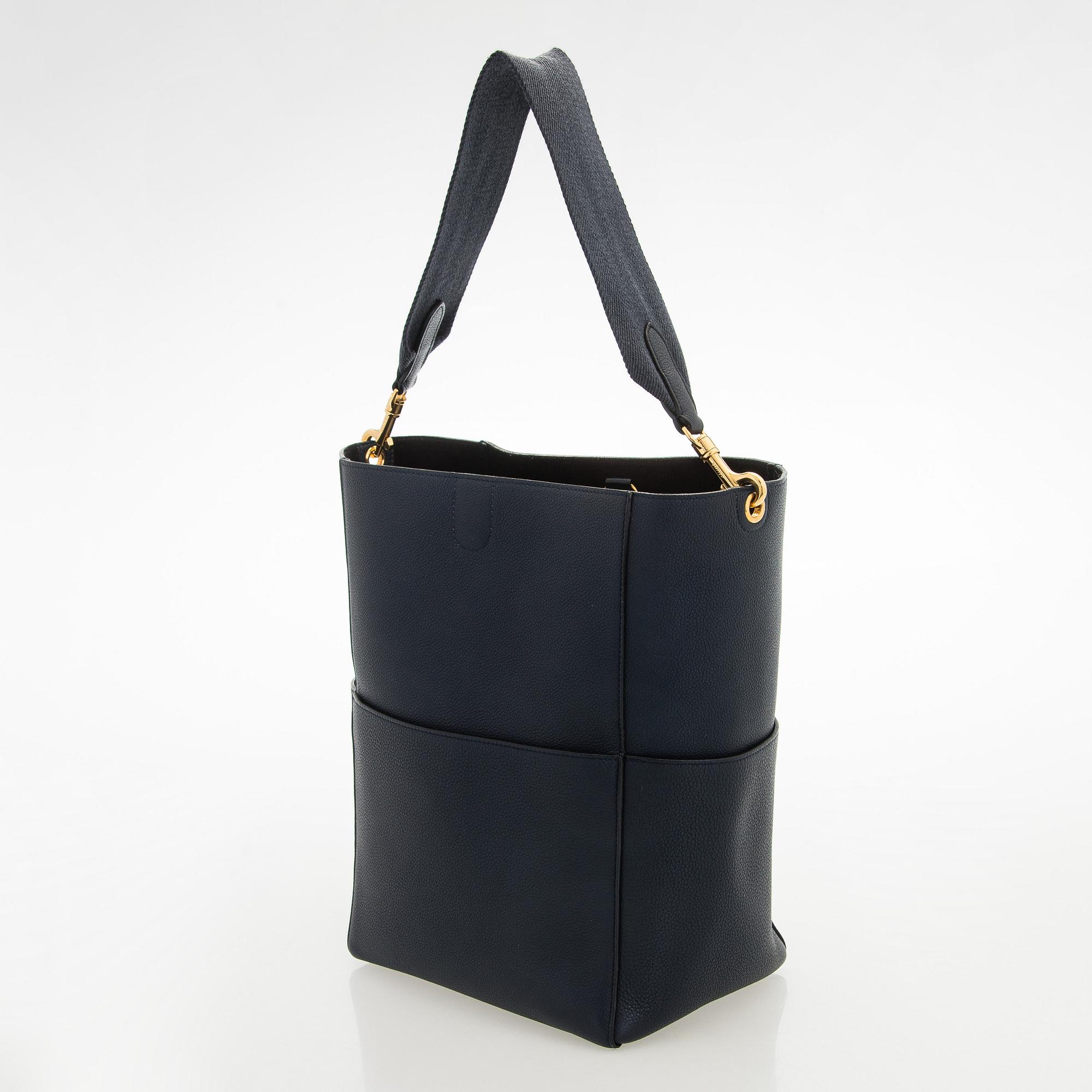Céline, a 'Seau Sangle' bag.