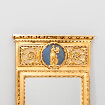 Spegel omkring år 1800 Sengustaviansk.