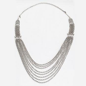 Halsband "Paradis", sterlingsilver. Kalevala Koru, Helsingfors 1993.