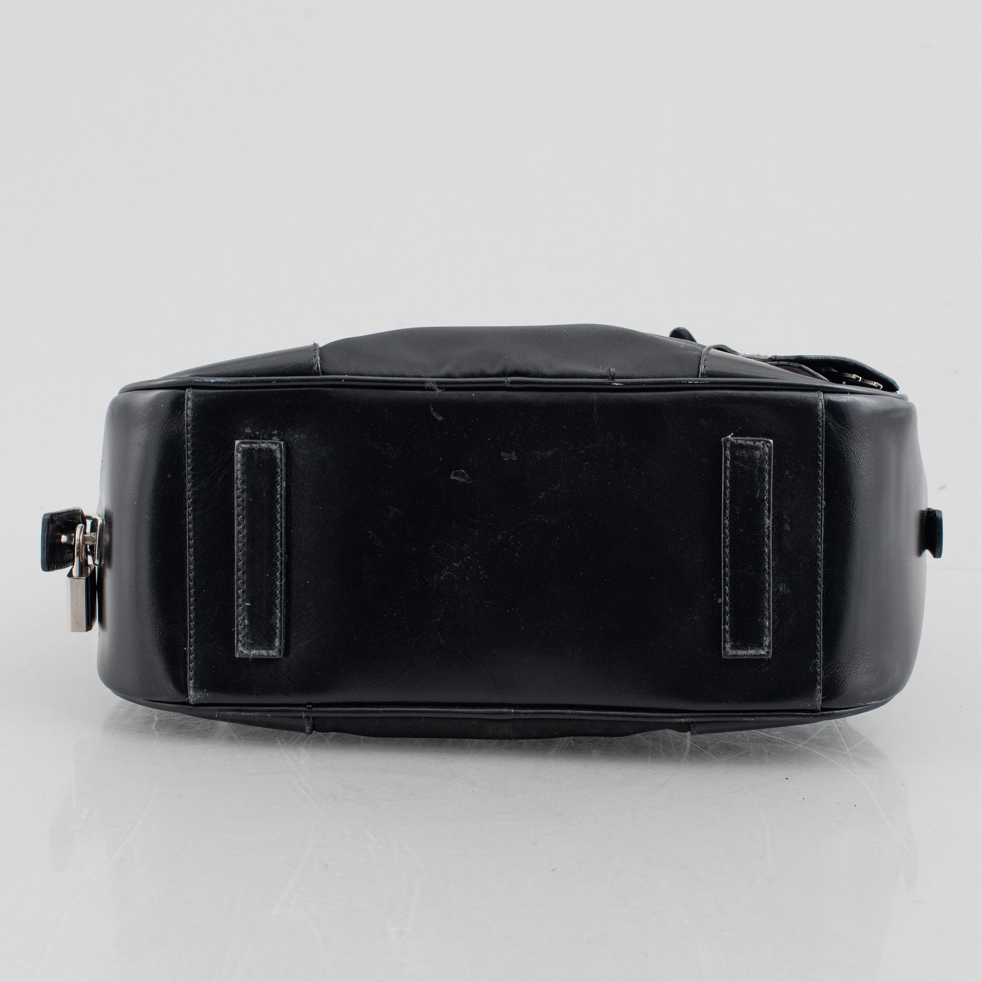 Prada, väska, 2001.