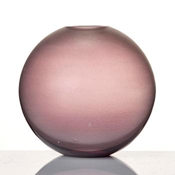 Vicke Lindstrand, a glass vase, Orrefors, Sweden, 1930s.