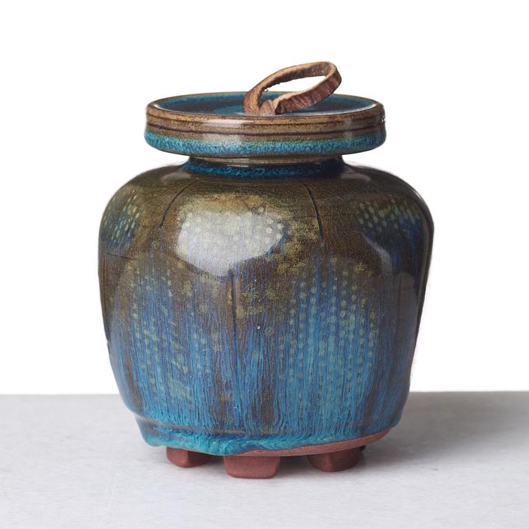 Wilhelm Kåge, urna med lock samt skål på fot, "Farsta", Gustavsbergs studio, bl a 1956.
