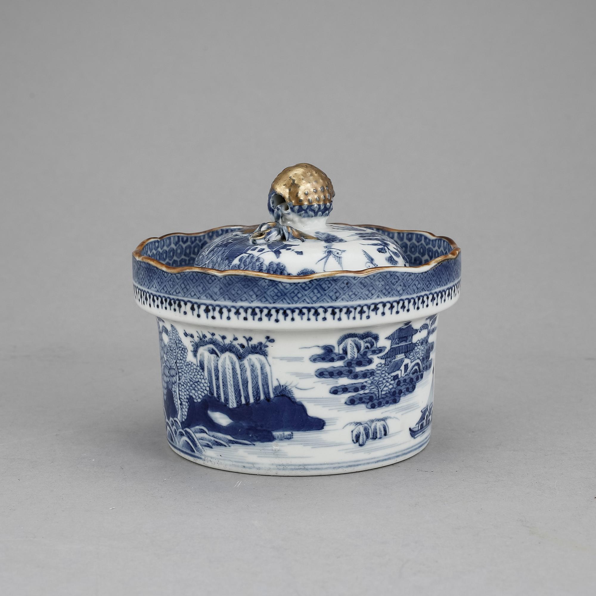 SMÖRASK, kompaniporslin, Qingdynastin, Qianlong (1736-95).