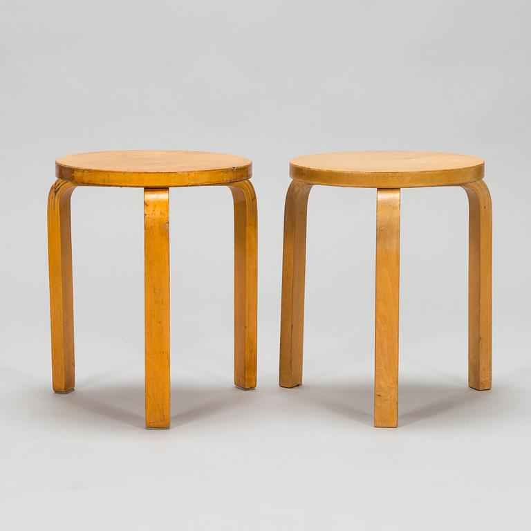 Alvar Aalto, a mid-20th century '85' table and four '60' stools for O.Y. Huonekalu-ja Rakennustyötehdas A.B.